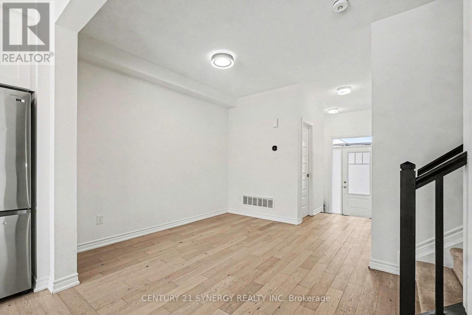 520 Flagstaff Drive, Ottawa, Ontario  K2J 3V5 - Photo 4 - X12692372