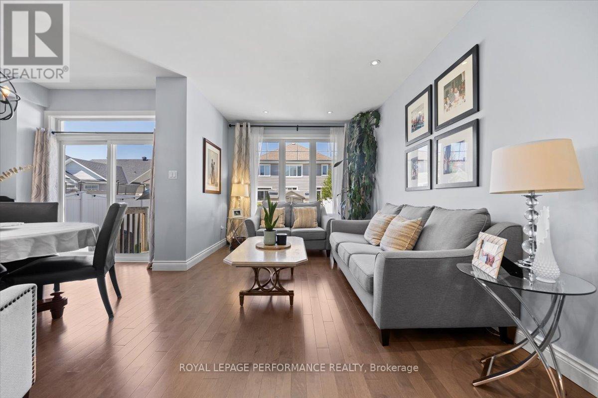 416 Rochefort Circle, Ottawa, Ontario  K4A 0M8 - Photo 15 - X12692376