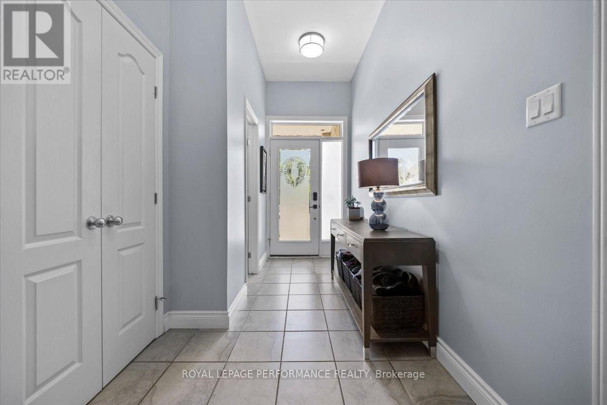 416 Rochefort Circle, Ottawa, Ontario  K4A 0M8 - Photo 3 - X12692376