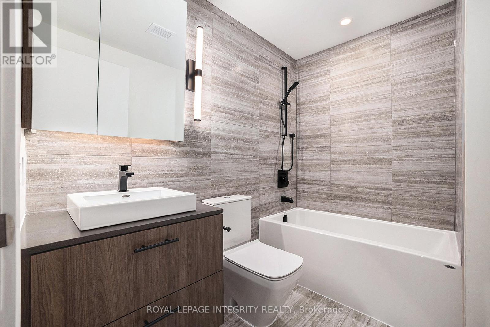 404 - 10 James Street, Ottawa, Ontario  K2P 1T2 - Photo 14 - X12692408