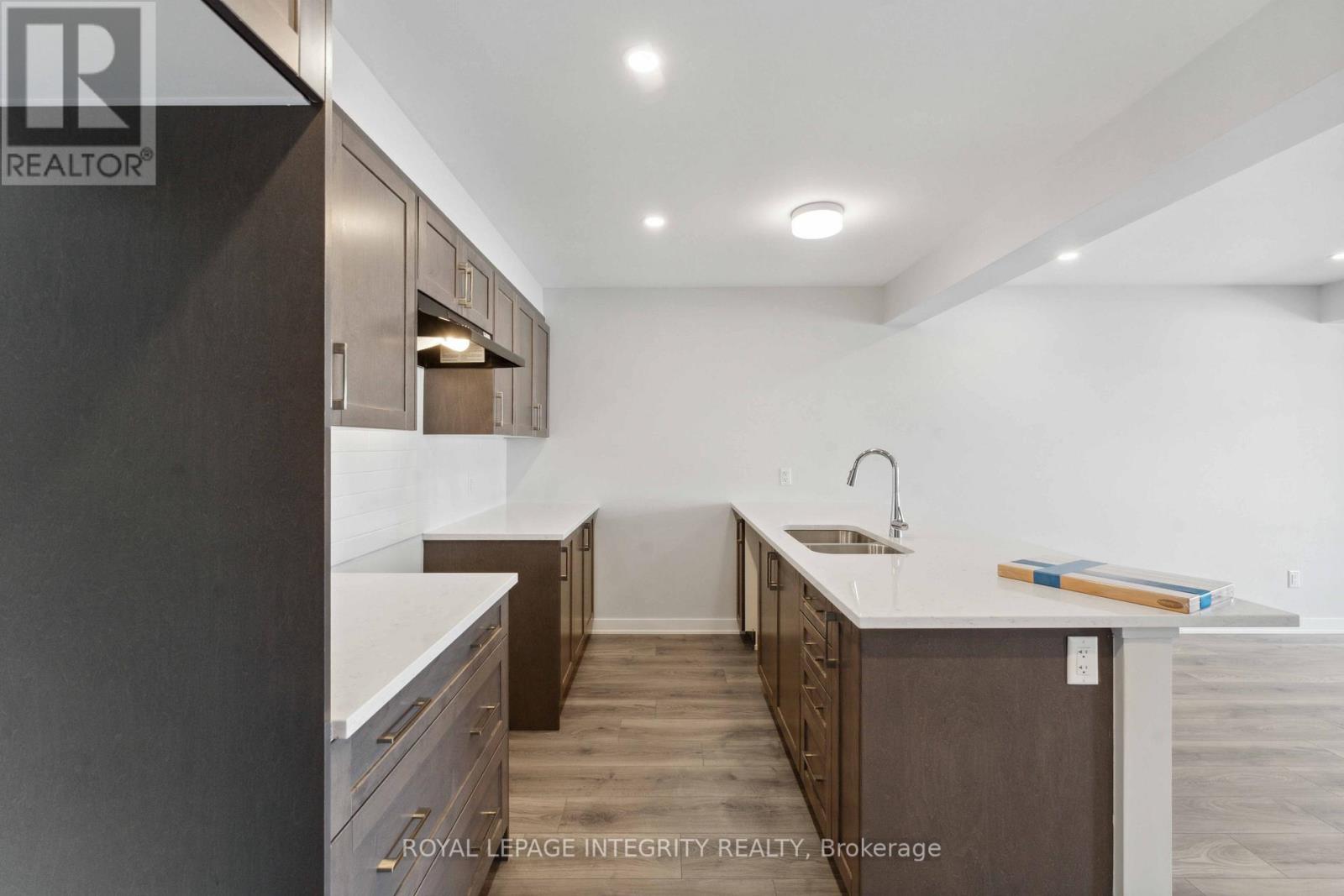 792 Kinstead Private, Ottawa, Ontario  K2S 3B3 - Photo 12 - X12692466