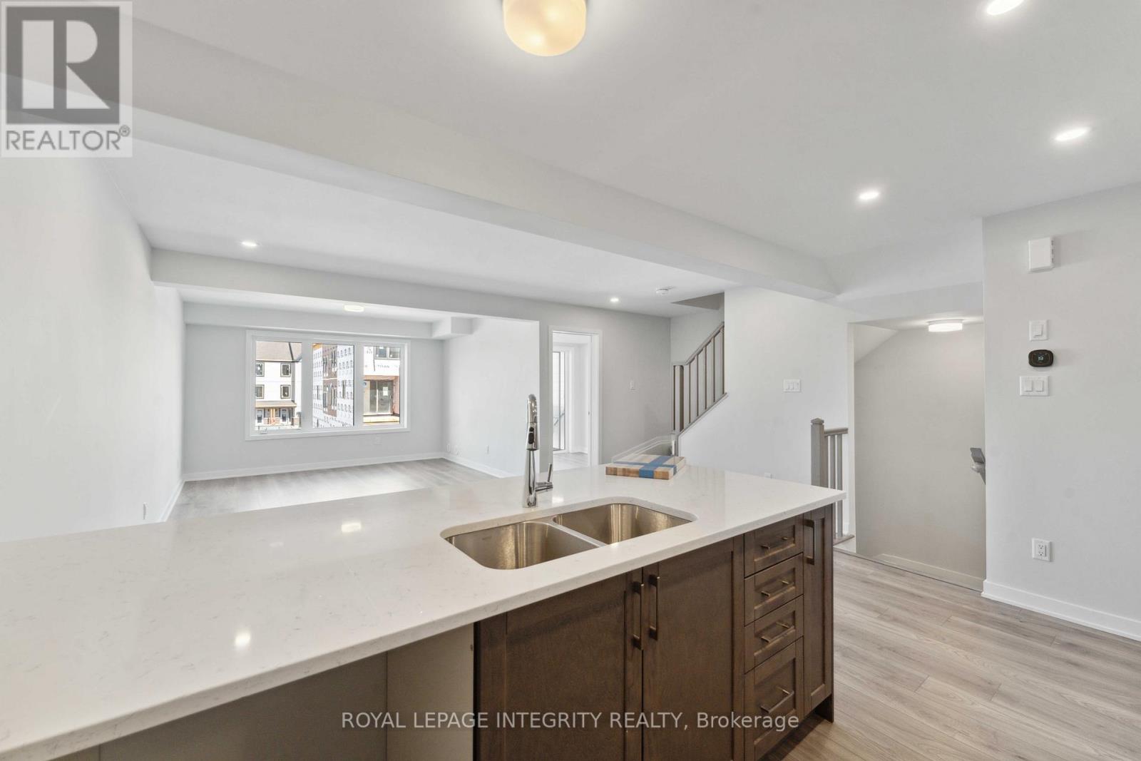 792 Kinstead Private, Ottawa, Ontario  K2S 3B3 - Photo 14 - X12692466