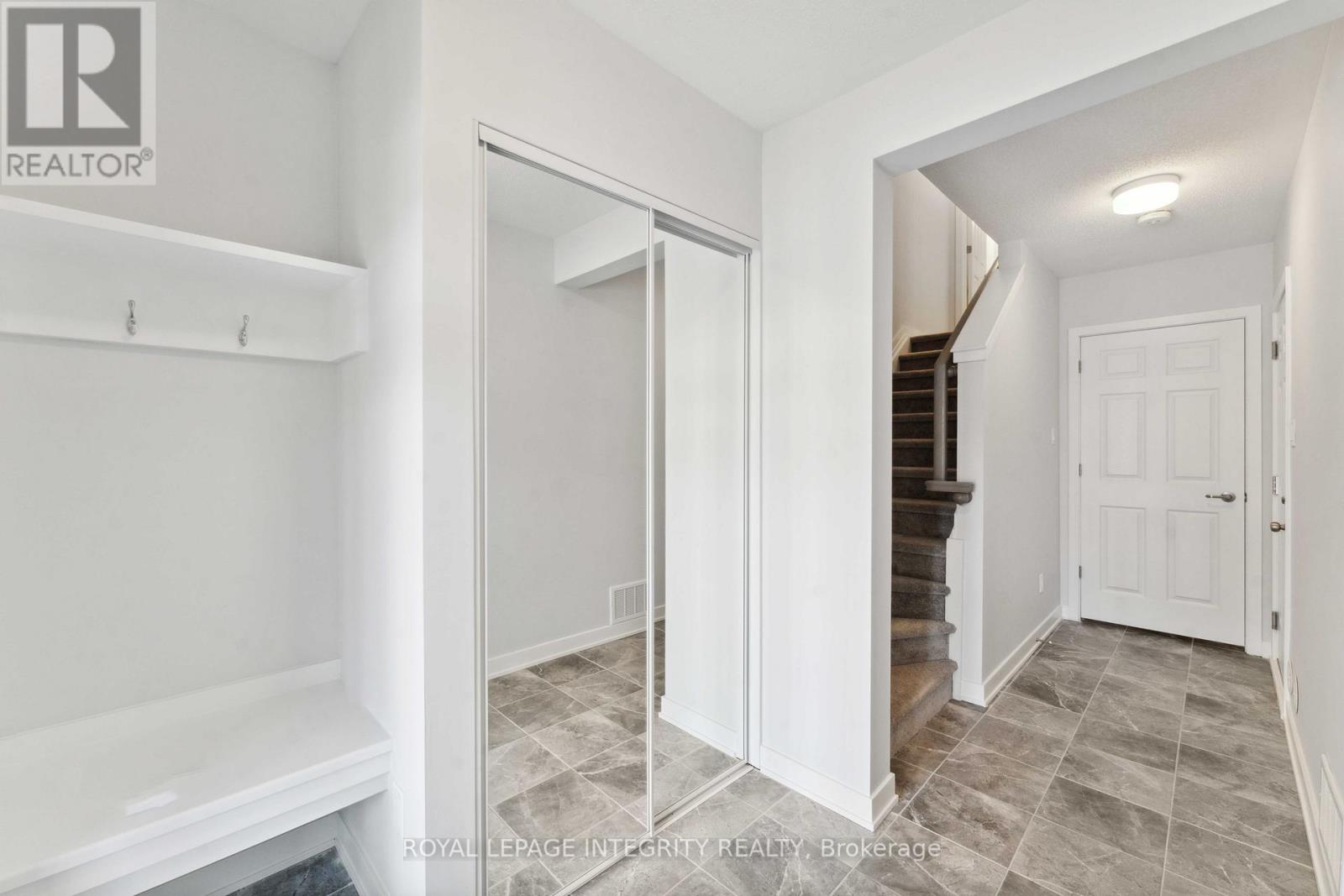 792 Kinstead Private, Ottawa, Ontario  K2S 3B3 - Photo 3 - X12692466