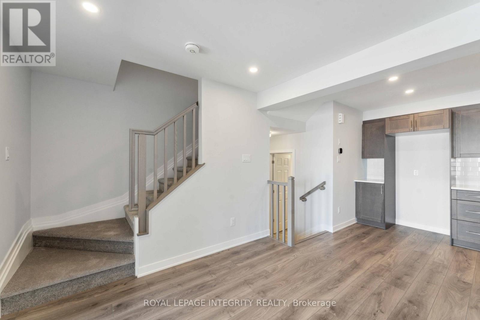 792 Kinstead Private, Ottawa, Ontario  K2S 3B3 - Photo 8 - X12692466