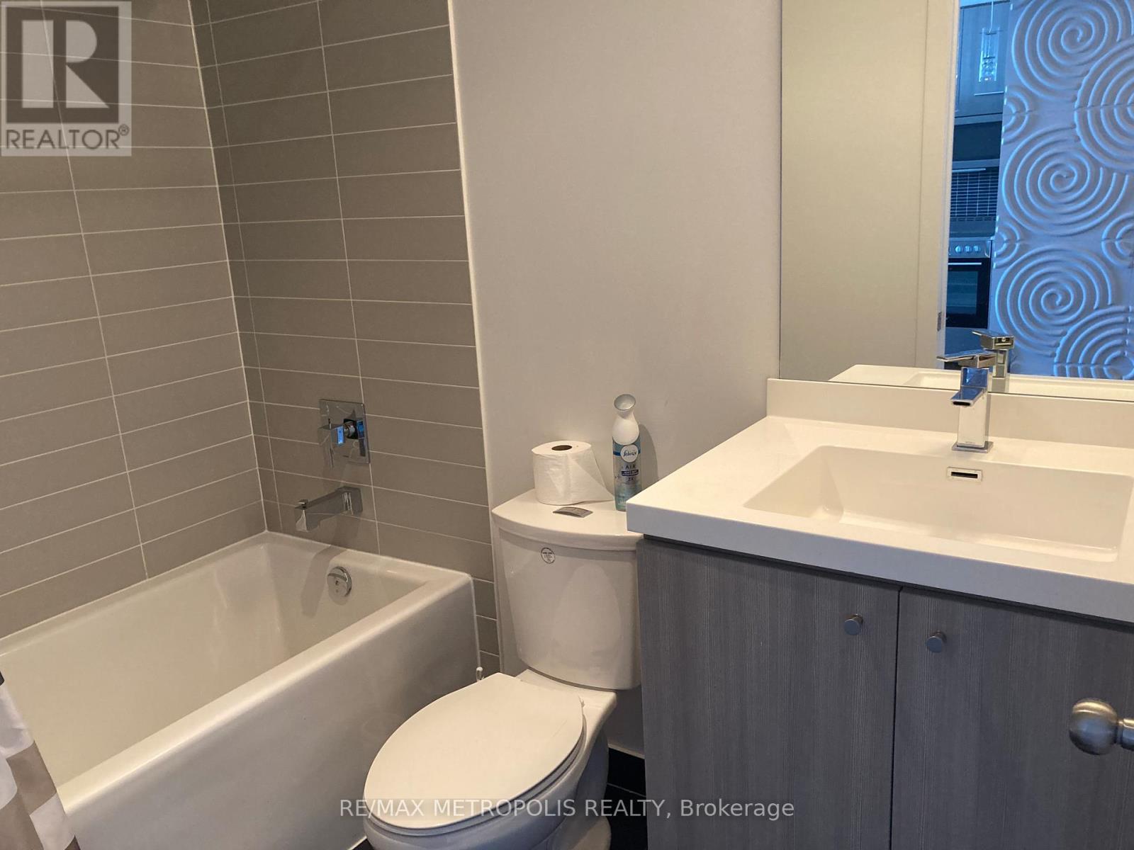 1302 - 105 George Street, Toronto, Ontario  M5A 0L4 - Photo 10 - C12692366