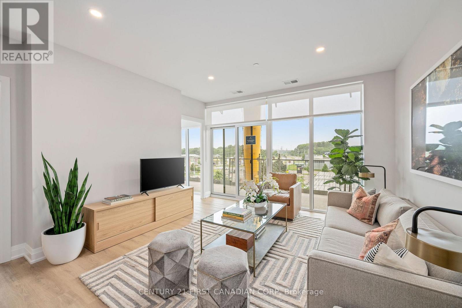 1303 - 4286 King Street, Kitchener, Ontario  N2P 2E9 - Photo 5 - X12692392