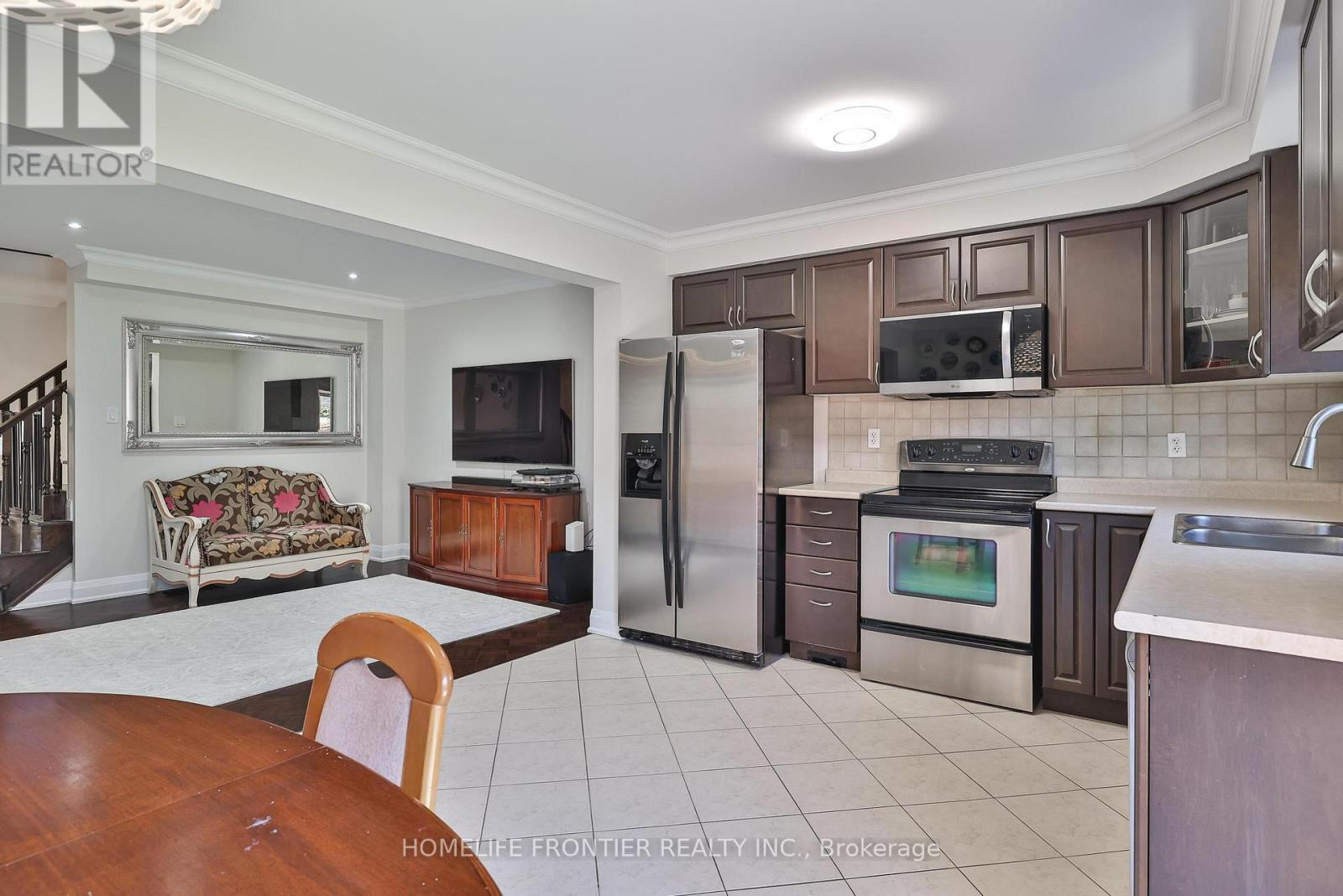 86 Venice Gate Drive, Vaughan, Ontario  L4H 0E7 - Photo 17 - N12692150