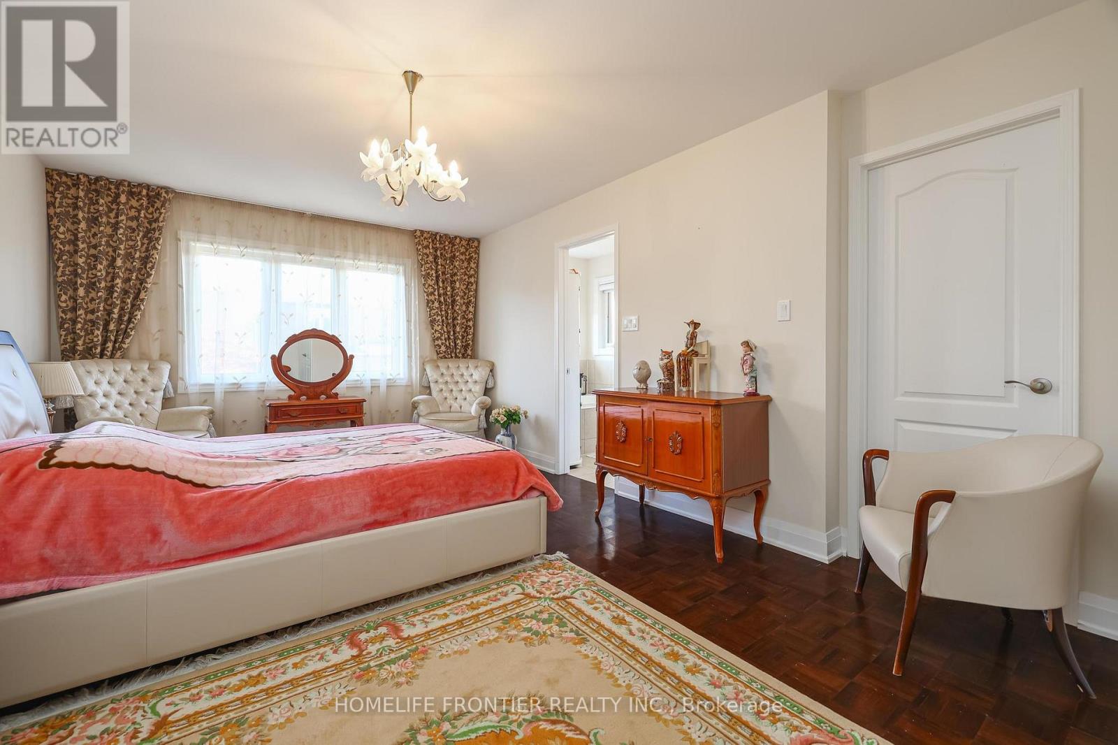 86 Venice Gate Drive, Vaughan, Ontario  L4H 0E7 - Photo 23 - N12692150