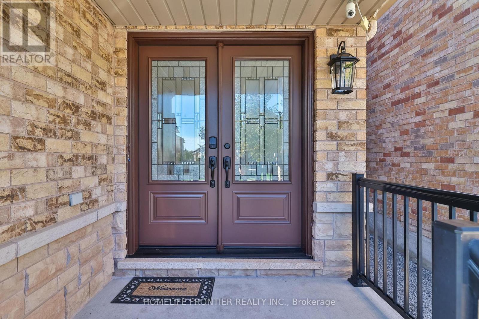 86 Venice Gate Drive, Vaughan, Ontario  L4H 0E7 - Photo 3 - N12692150