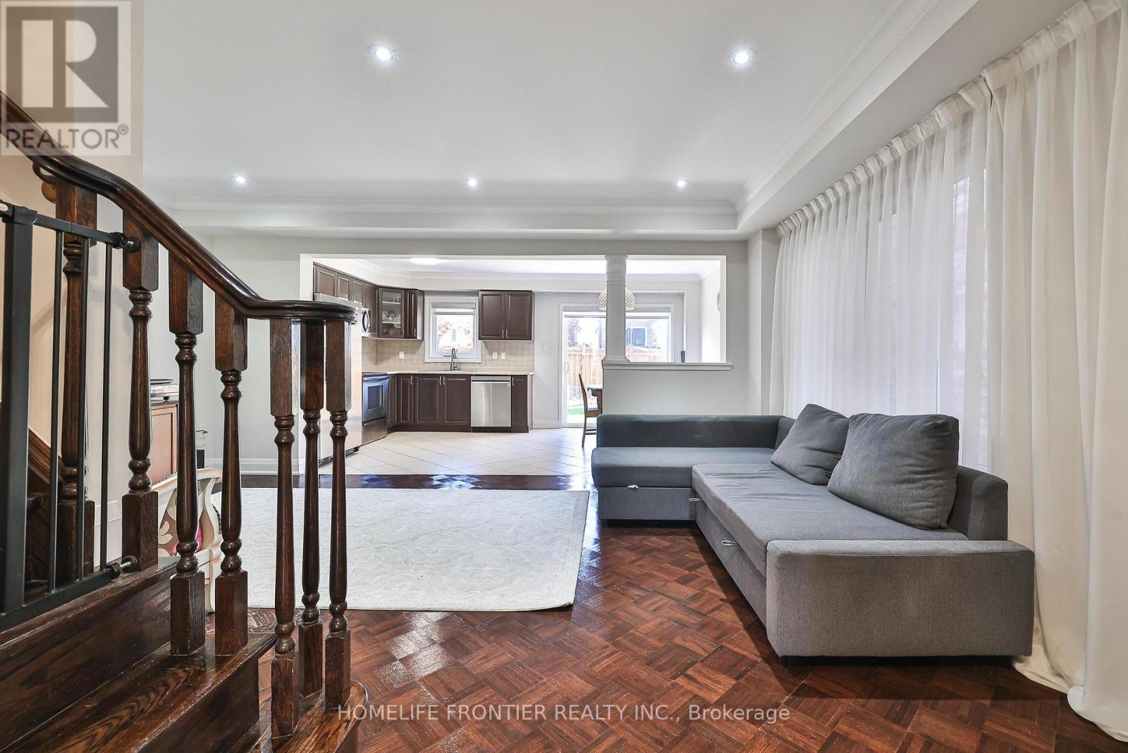 86 Venice Gate Drive, Vaughan, Ontario  L4H 0E7 - Photo 7 - N12692150