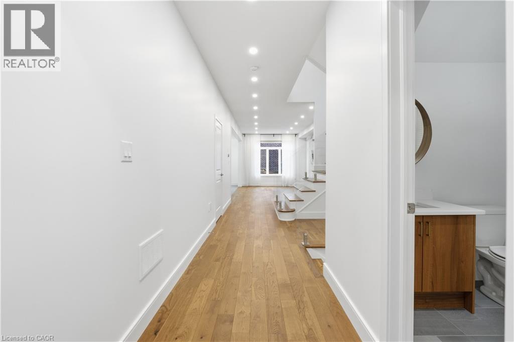 87 Mcknight Avenue, Hamilton, Ontario  L8B 0T8 - Photo 5 - 40785474