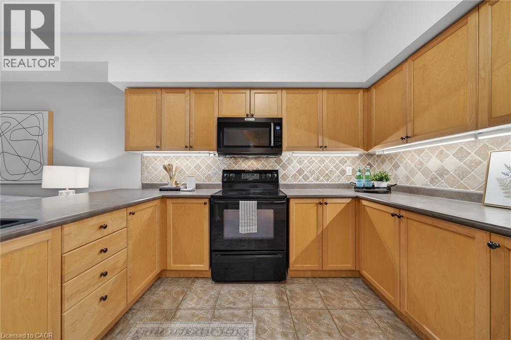 81 Valridge Drive Unit# 36, Ancaster, Ontario  L9G 5B6 - Photo 10 - 40798230