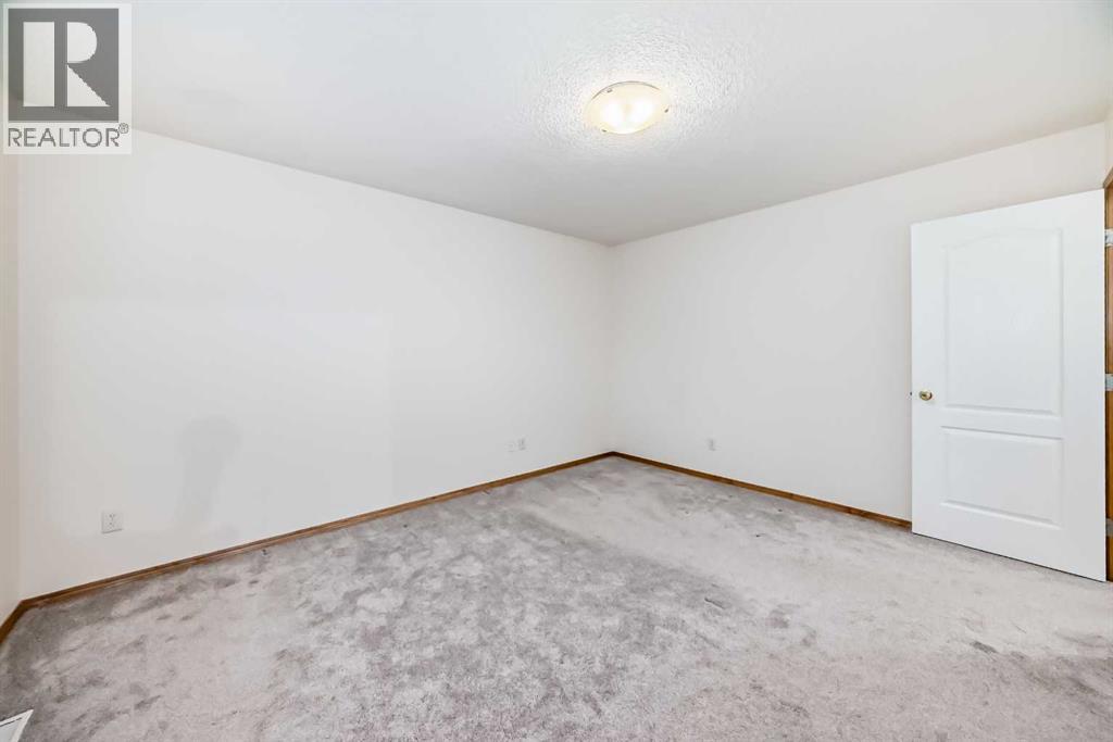 17 Royal Birkdale Crescent Nw, Calgary, Alberta  T3G 5R4 - Photo 18 - A2278941