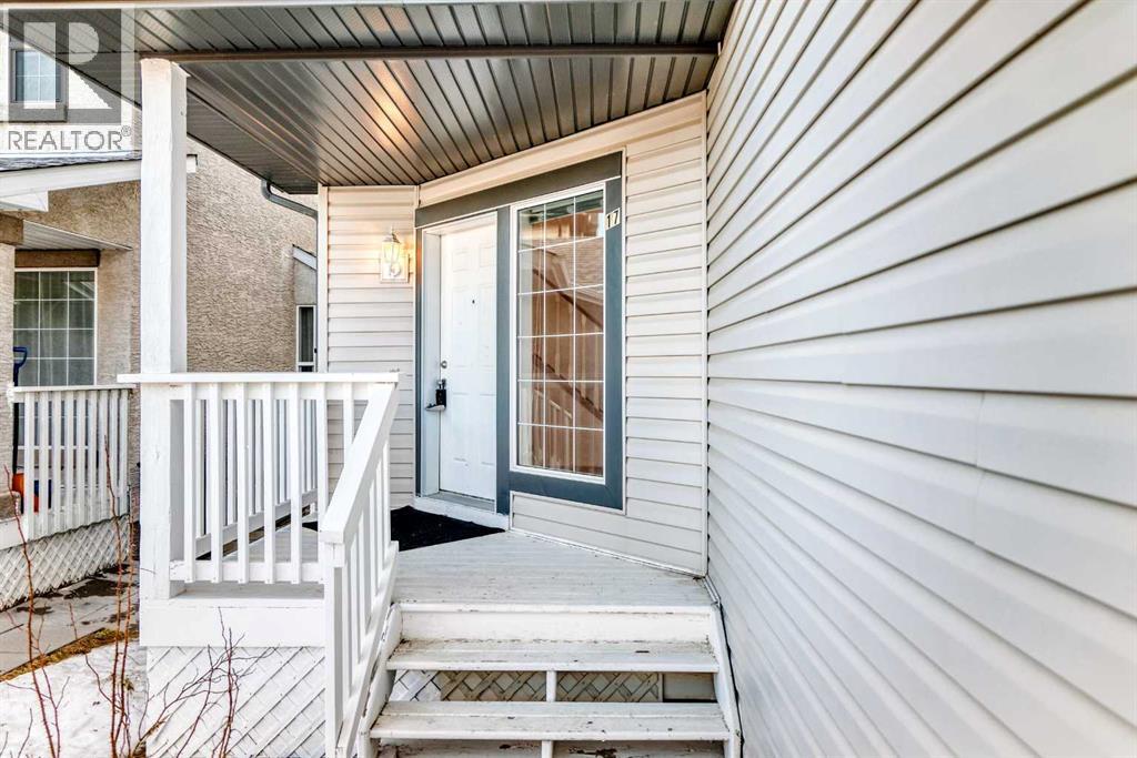 17 Royal Birkdale Crescent Nw, Calgary, Alberta  T3G 5R4 - Photo 3 - A2278941