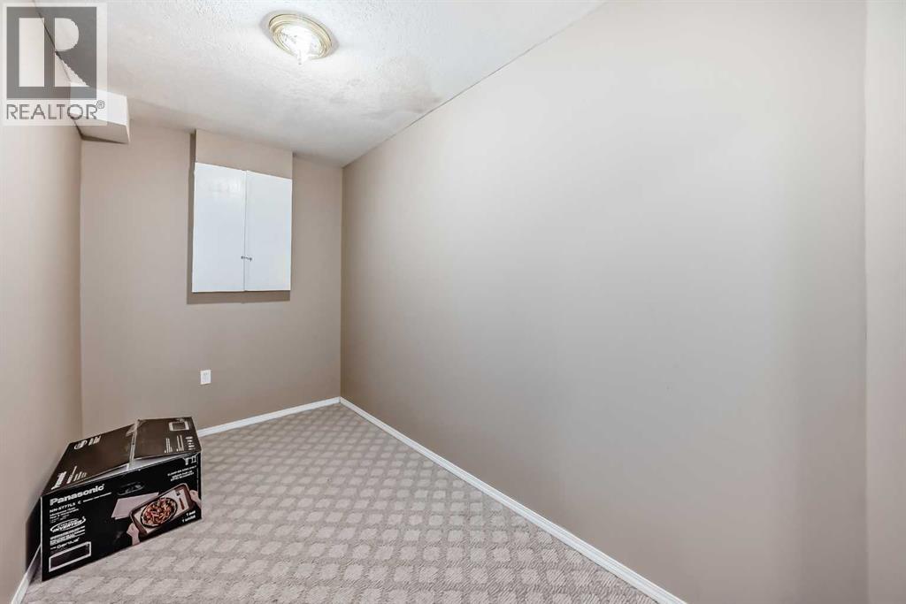 17 Royal Birkdale Crescent Nw, Calgary, Alberta  T3G 5R4 - Photo 33 - A2278941