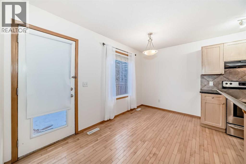 17 Royal Birkdale Crescent Nw, Calgary, Alberta  T3G 5R4 - Photo 8 - A2278941