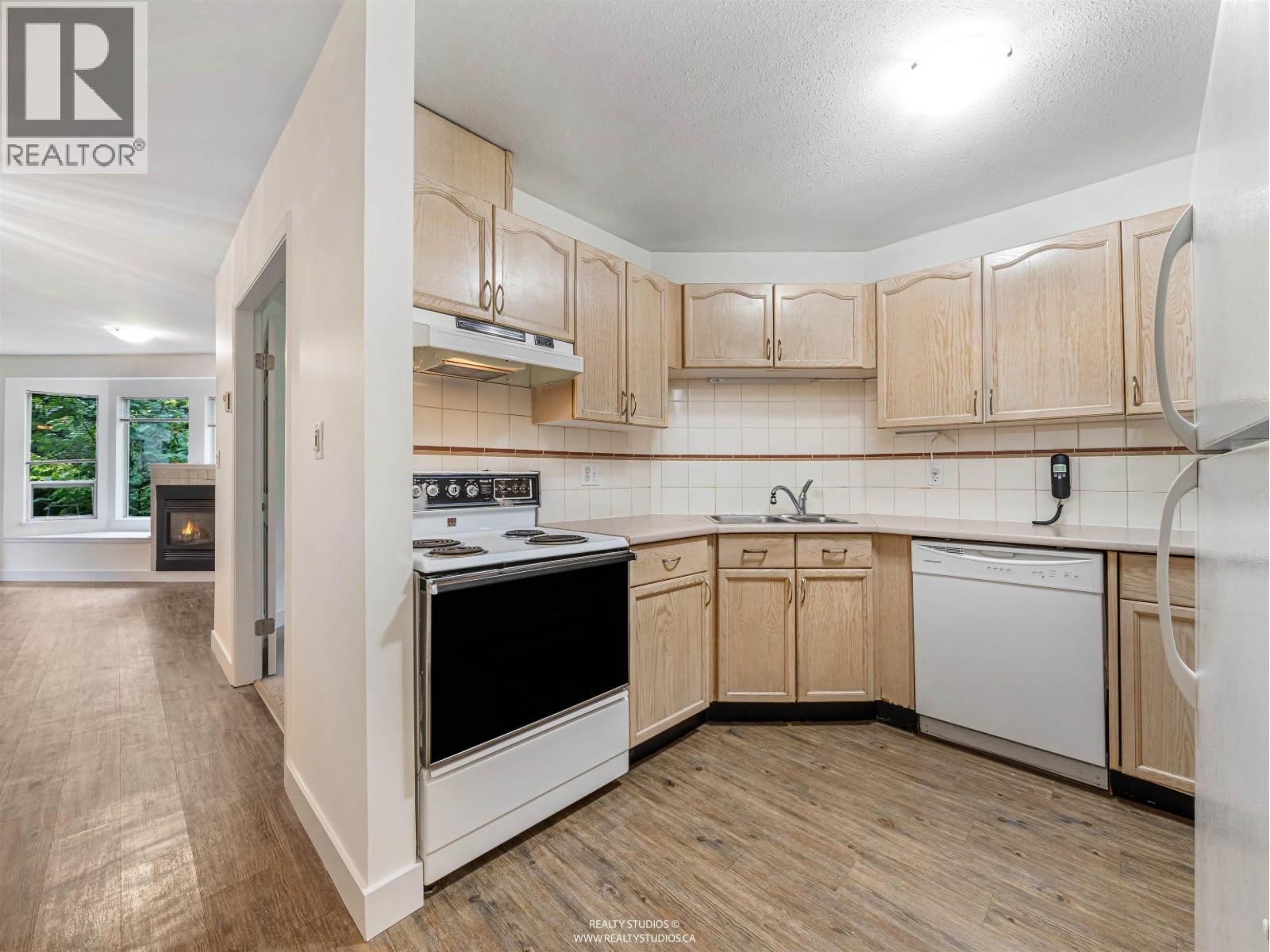 303 123 E 6th Street, North Vancouver, British Columbia  V7L 1N9 - Photo 11 - R3078961