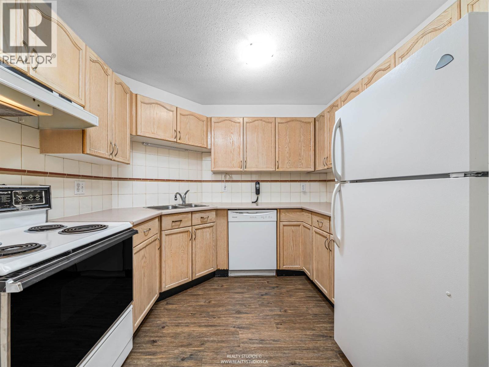 303 123 E 6th Street, North Vancouver, British Columbia  V7L 1N9 - Photo 12 - R3078961