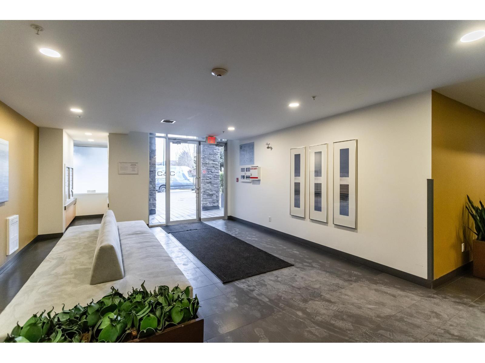 408 18818 68 Avenue, Surrey, British Columbia  V4N 6K2 - Photo 4 - R3078806