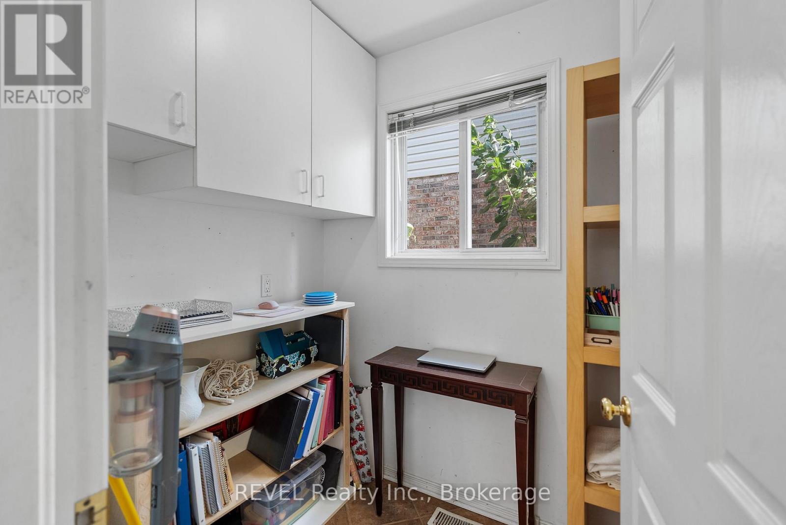 19 Crysler Crescent, Thorold, Ontario  L2V 5A2 - Photo 16 - X12692412