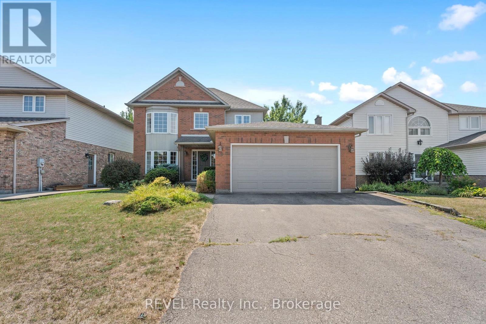 19 Crysler Crescent, Thorold, Ontario  L2V 5A2 - Photo 2 - X12692412