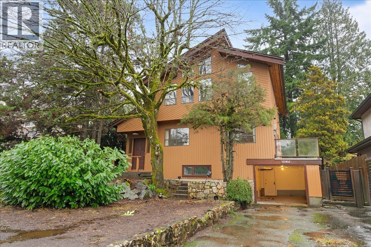 1064 Ruthina Avenue, North Vancouver, British Columbia V7R 2E6 - Photo 1 - R3079020