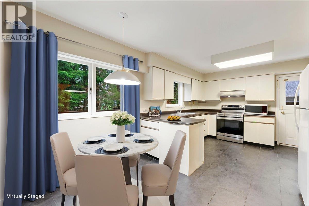 1064 Ruthina Avenue, North Vancouver, British Columbia V7R 2E6 - Photo 17 - R3079020