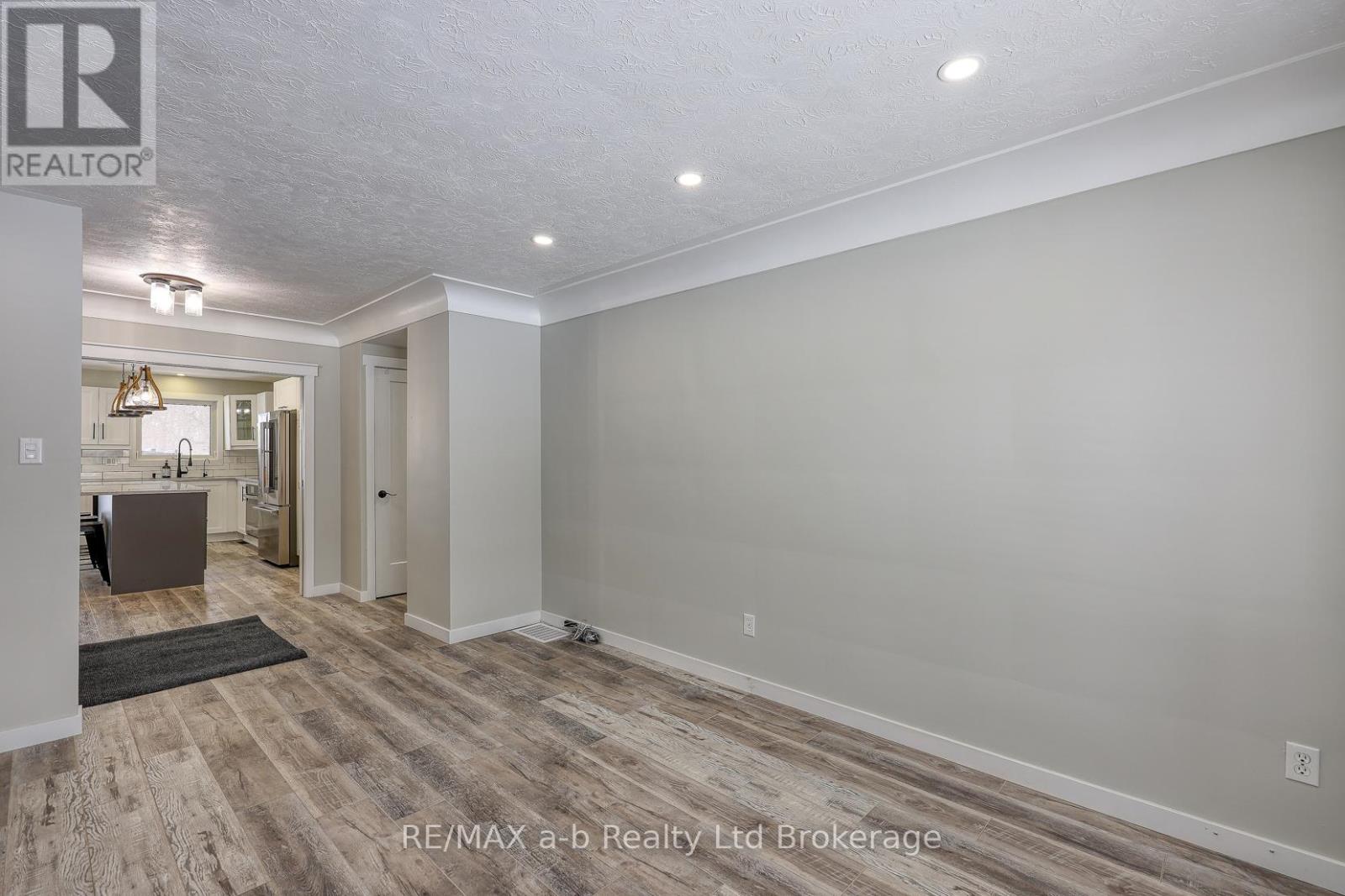 163910 Brownsville Road, South-West Oxford, Ontario  N4G 4G8 - Photo 5 - X12692058