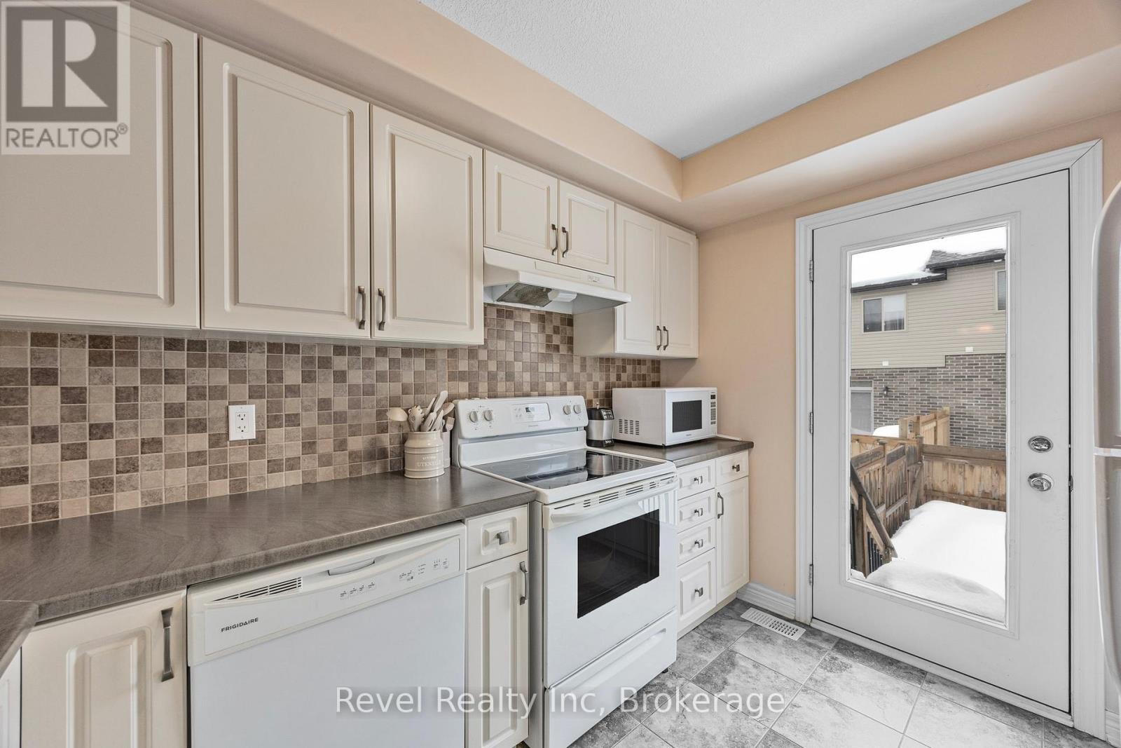 1041 Cook Drive, Midland, Ontario  L4R 0E4 - Photo 6 - S12688874