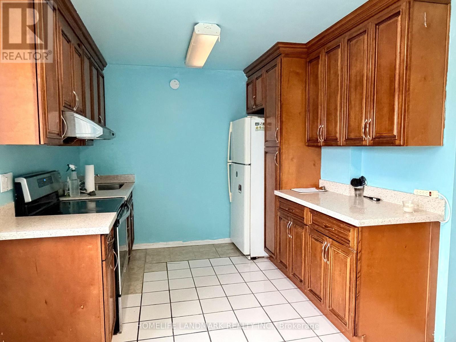 258 Sprucewood Court, Toronto, Ontario  M1W 1P7 - Photo 3 - E12608908