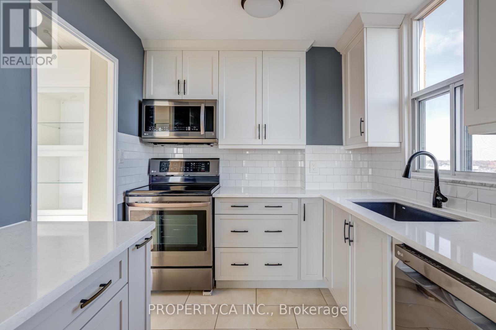 1503 - 15 Vicora Linkway Way, Toronto, Ontario  M3C 1A7 - Photo 1 - C12692382