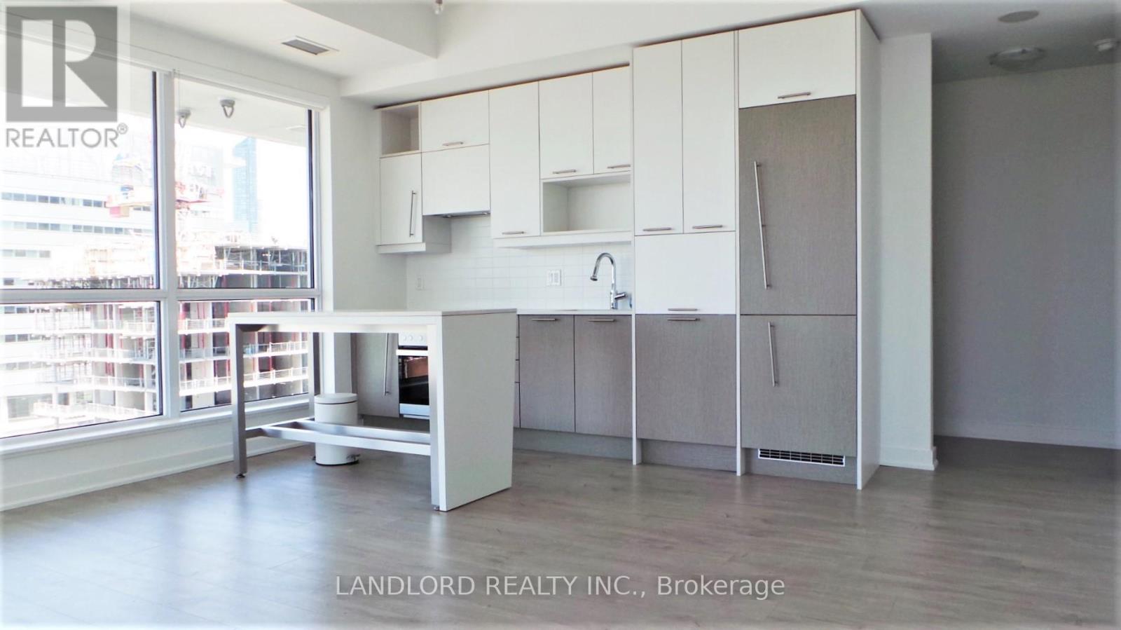 1807 - 199 Richmond Street W, Toronto, Ontario  M5V 0H4 - Photo 1 - C12692468