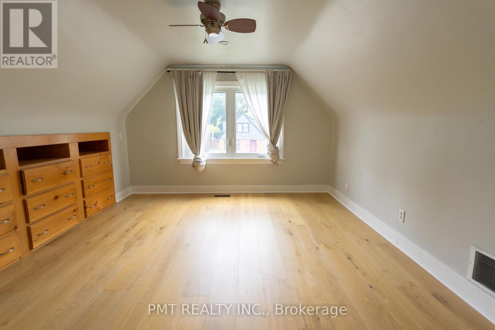 15 Dalecrest Drive, Toronto (O'connor-Parkview), Ontario  M4B 1V2 - Photo 6 - E12692434