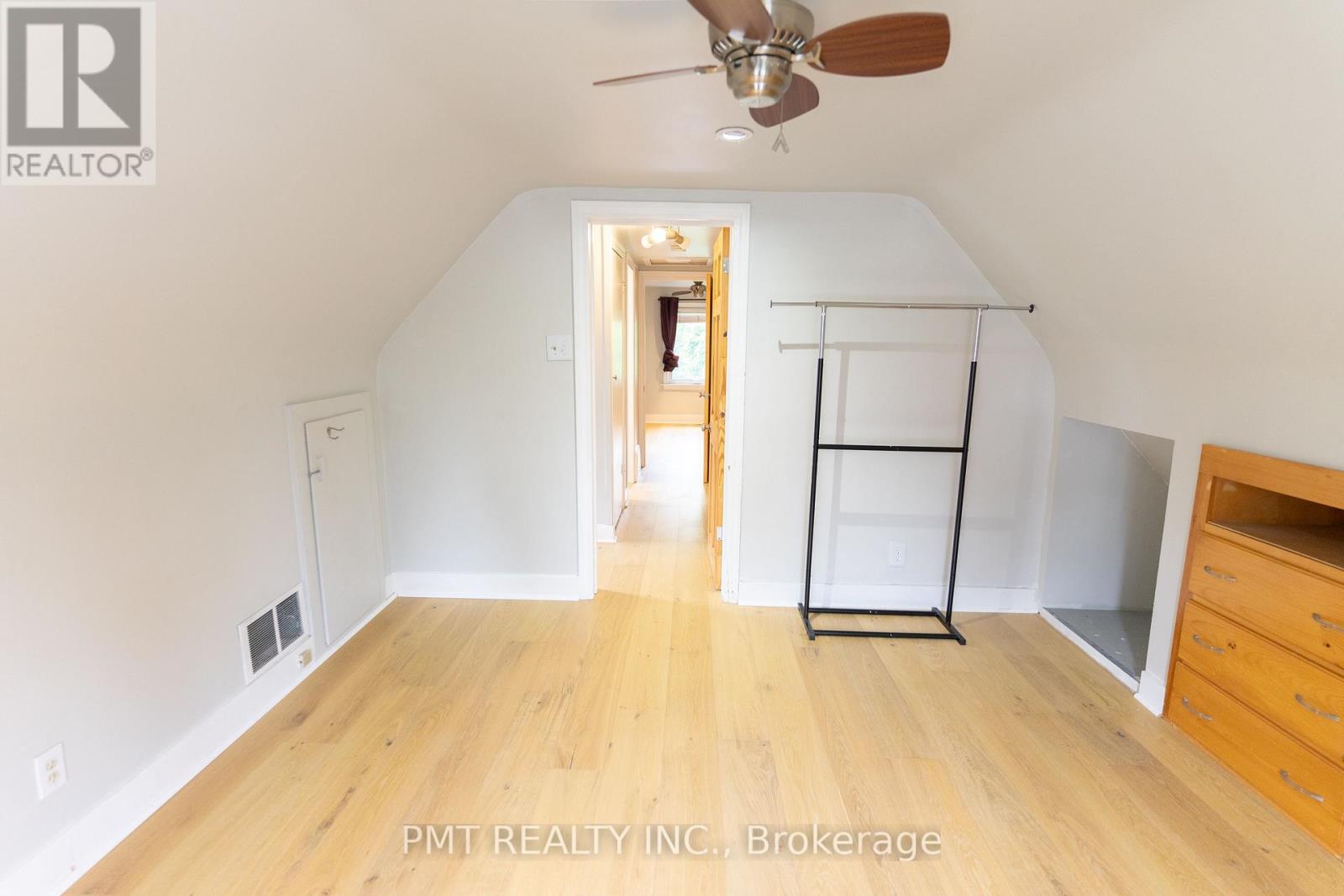 15 Dalecrest Drive, Toronto (O'connor-Parkview), Ontario  M4B 1V2 - Photo 8 - E12692434