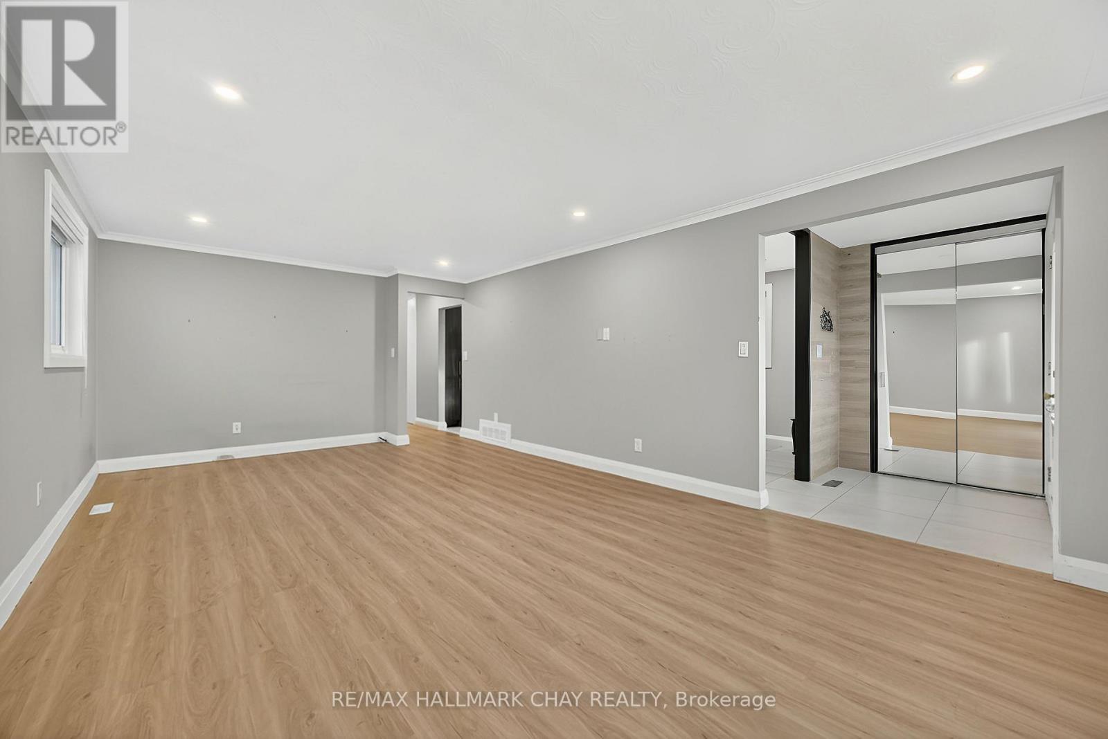 764 Botany Hill Crescent, Newmarket, Ontario  L3Y 3A8 - Photo 4 - N12692418