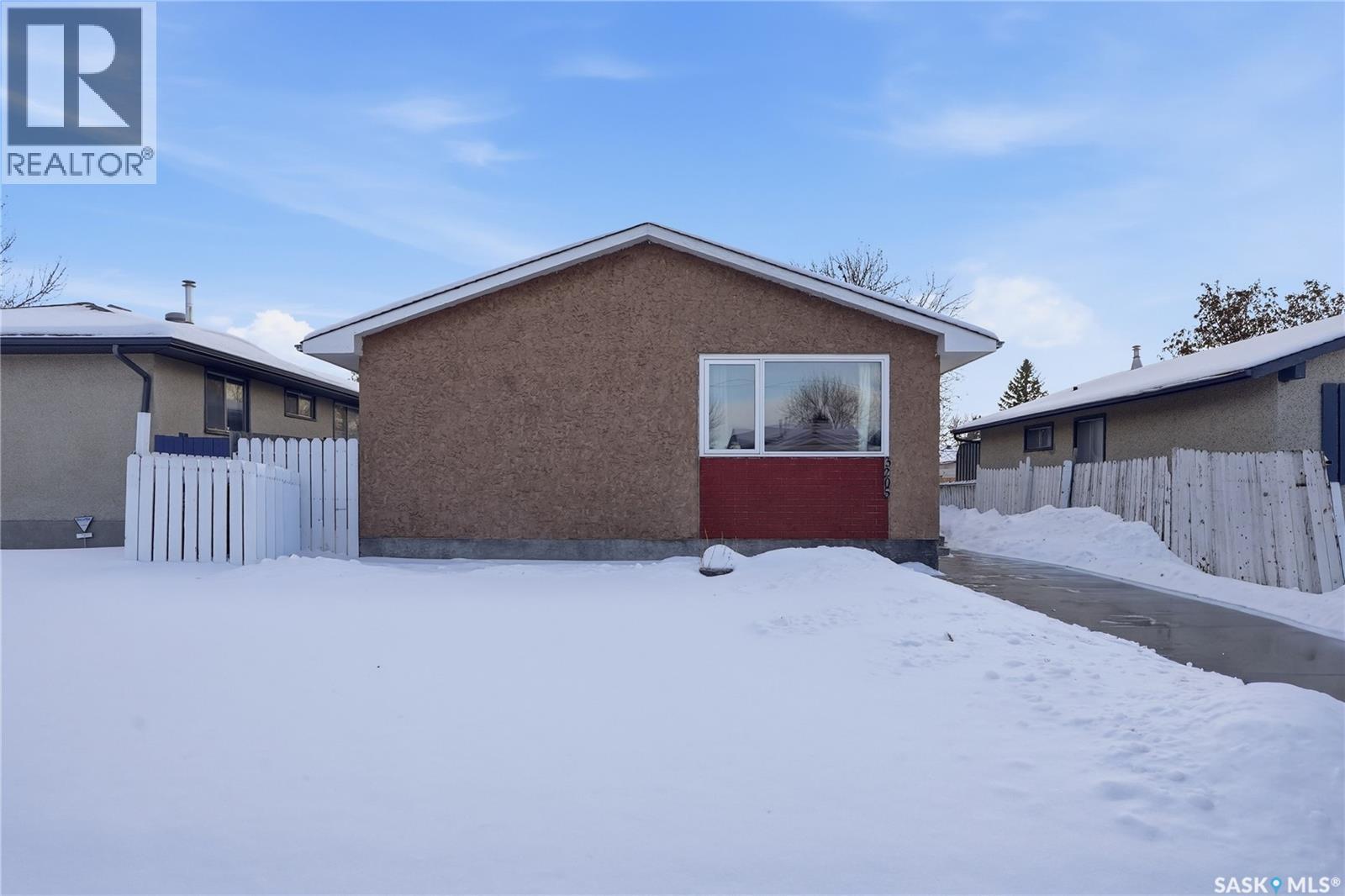 3205 33rd Street W, Saskatoon, Saskatchewan  S7L 4R1 - Photo 3 - SK026749