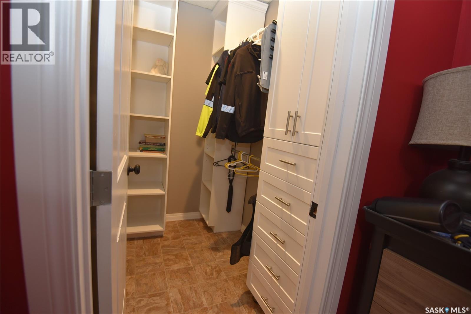 306 3rd Avenue W, Nipawin, Saskatchewan  S0E 1E0 - Photo 13 - SK026743