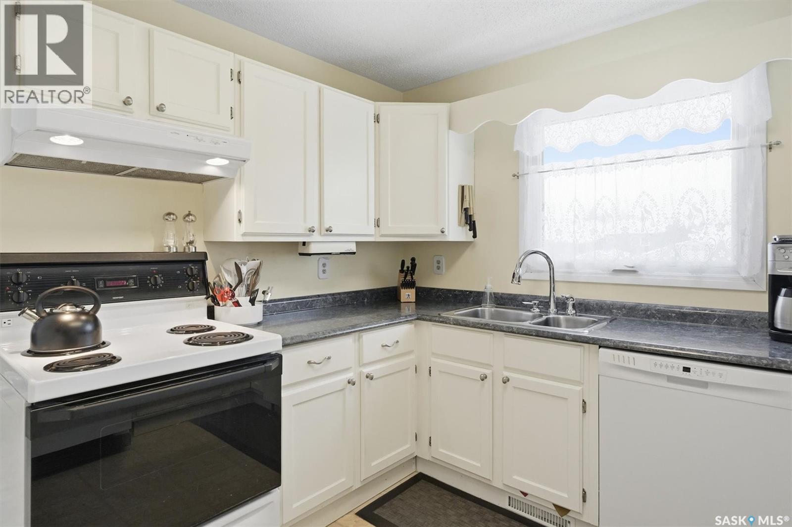 434 Langevin Crescent, Saskatoon, Saskatchewan  S7L 5R6 - Photo 9 - SK026724