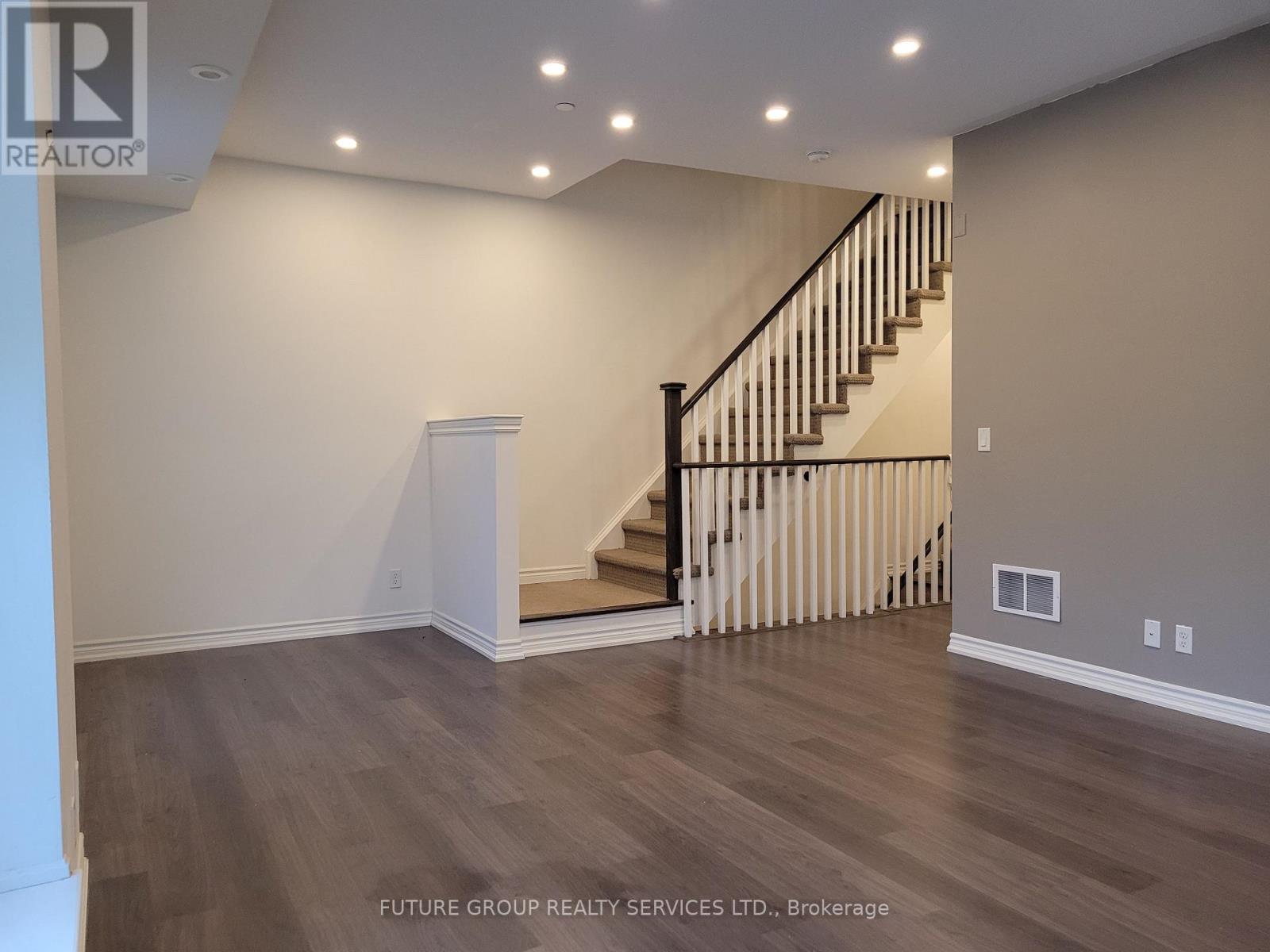 20 - 70 Eastwood Park Gardens, Toronto, Ontario  M8W 0B2 - Photo 13 - W12692432