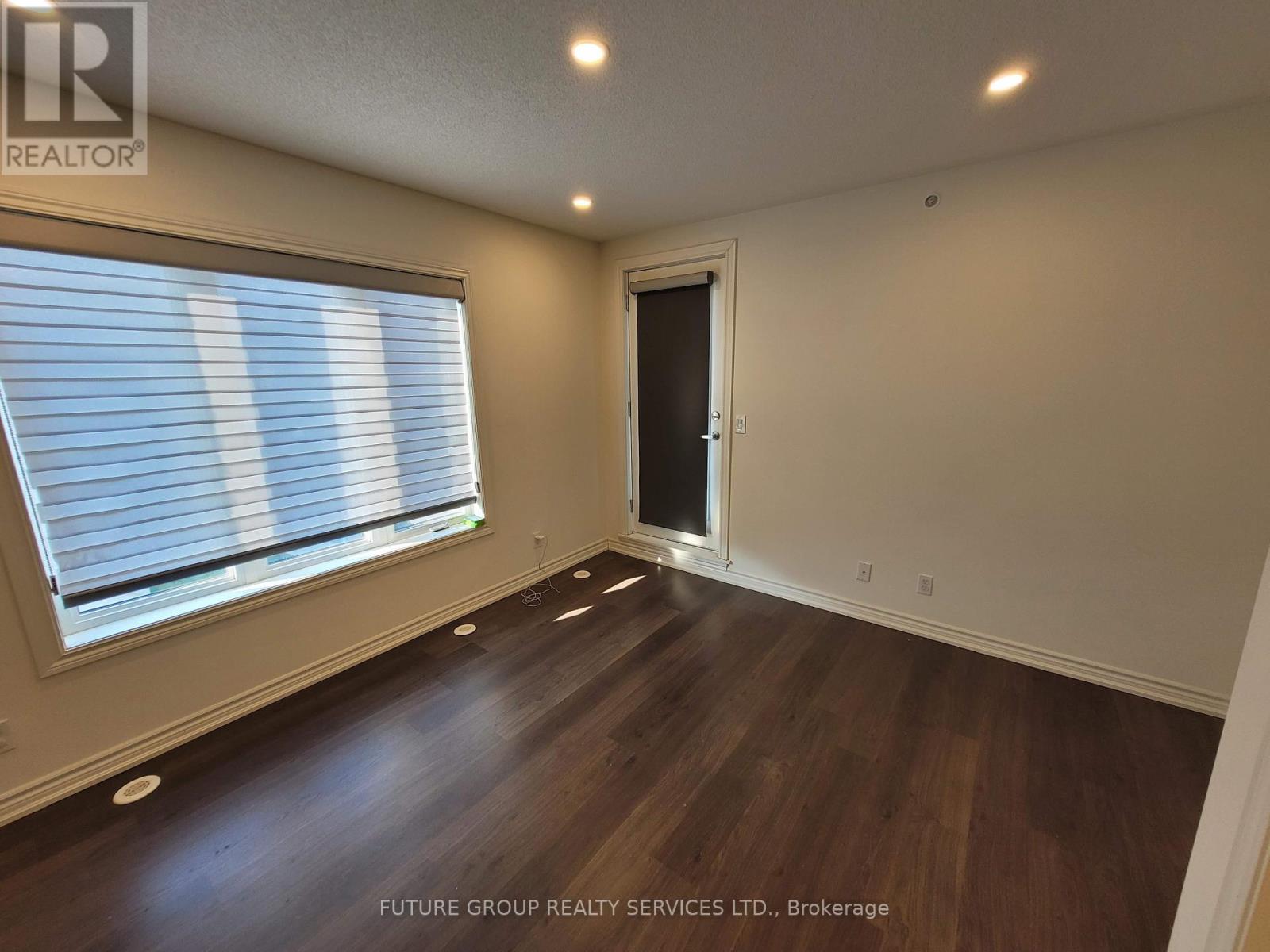 20 - 70 Eastwood Park Gardens, Toronto, Ontario  M8W 0B2 - Photo 23 - W12692432