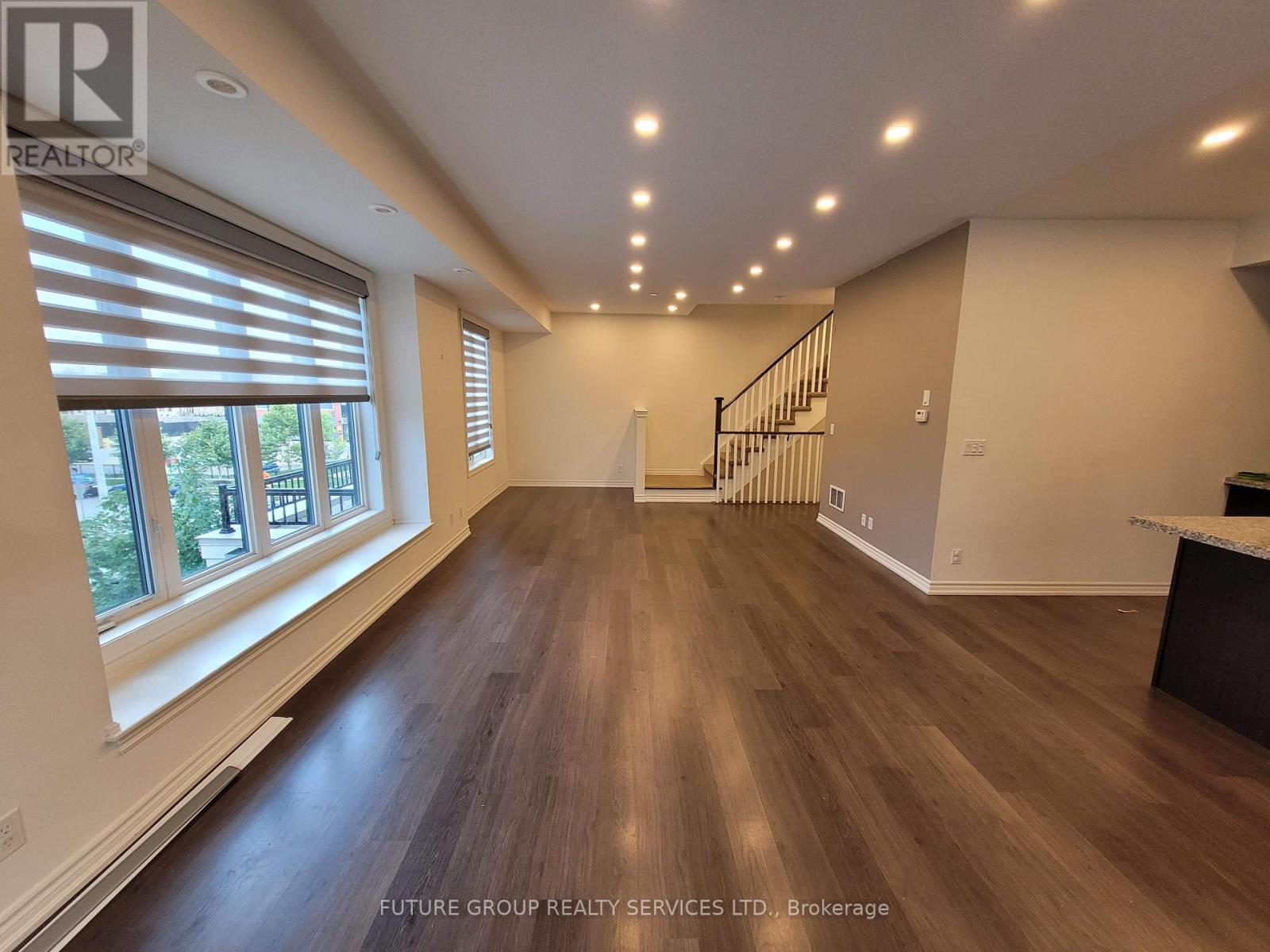 20 - 70 Eastwood Park Gardens, Toronto, Ontario  M8W 0B2 - Photo 3 - W12692432