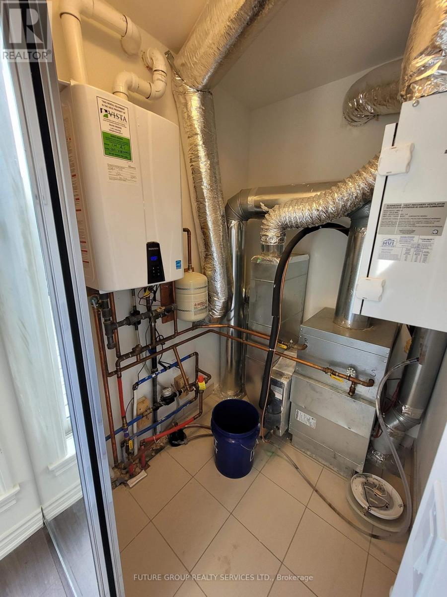 20 - 70 Eastwood Park Gardens, Toronto, Ontario  M8W 0B2 - Photo 34 - W12692432