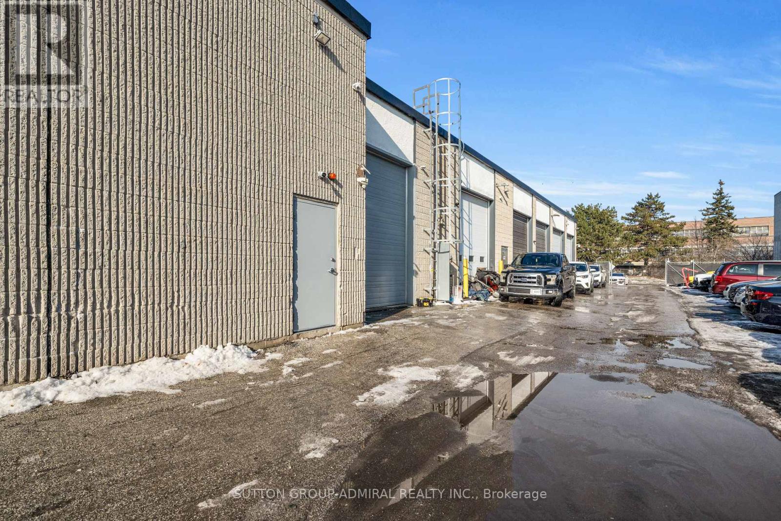 3 - 70 Vanley Crescent, Toronto, Ontario  M3J 2B8 - Photo 1 - W12692440