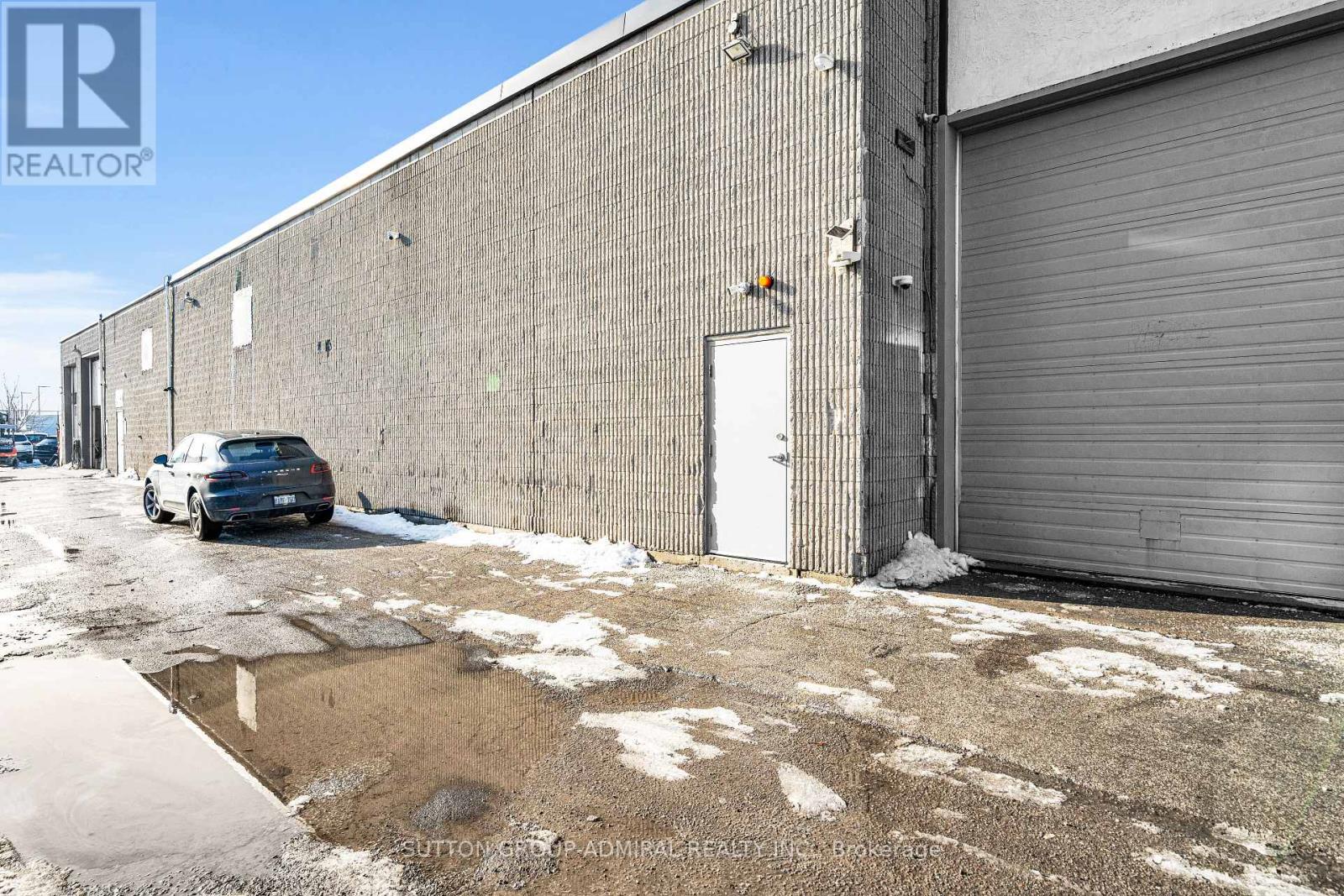 3 - 70 Vanley Crescent, Toronto, Ontario  M3J 2B8 - Photo 2 - W12692440