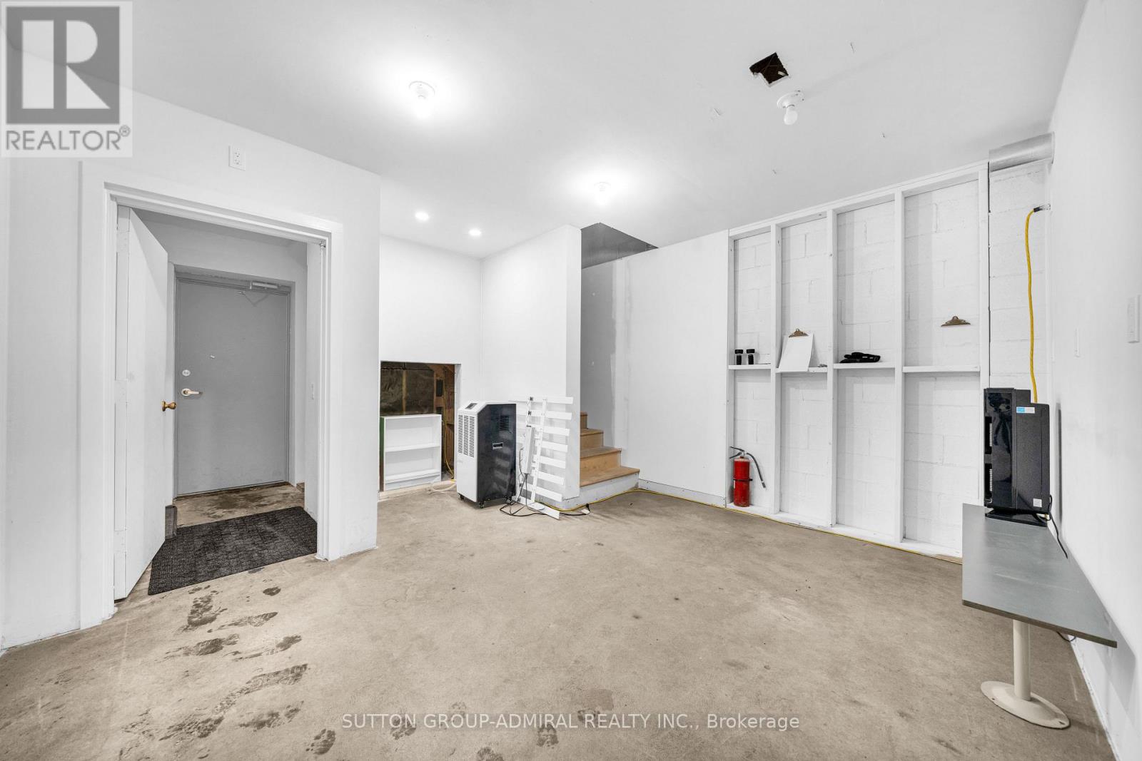 3 - 70 Vanley Crescent, Toronto, Ontario  M3J 2B8 - Photo 3 - W12692440