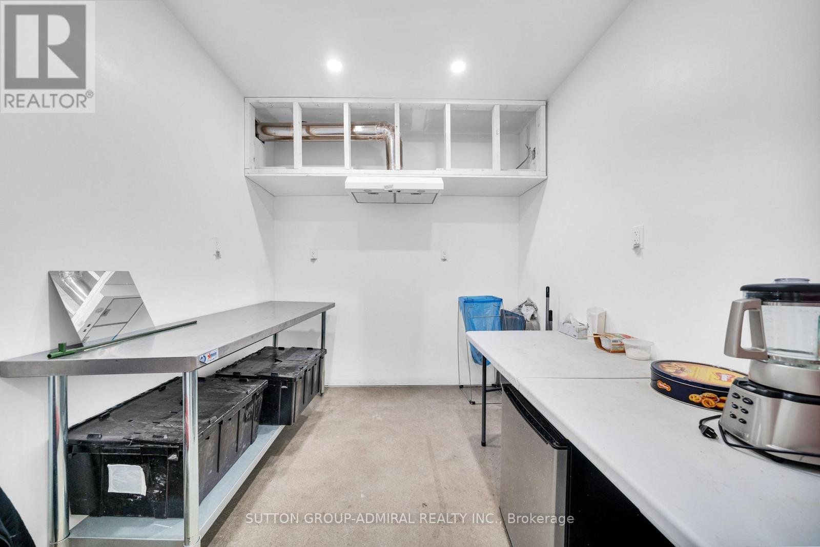 3 - 70 Vanley Crescent, Toronto, Ontario  M3J 2B8 - Photo 5 - W12692440