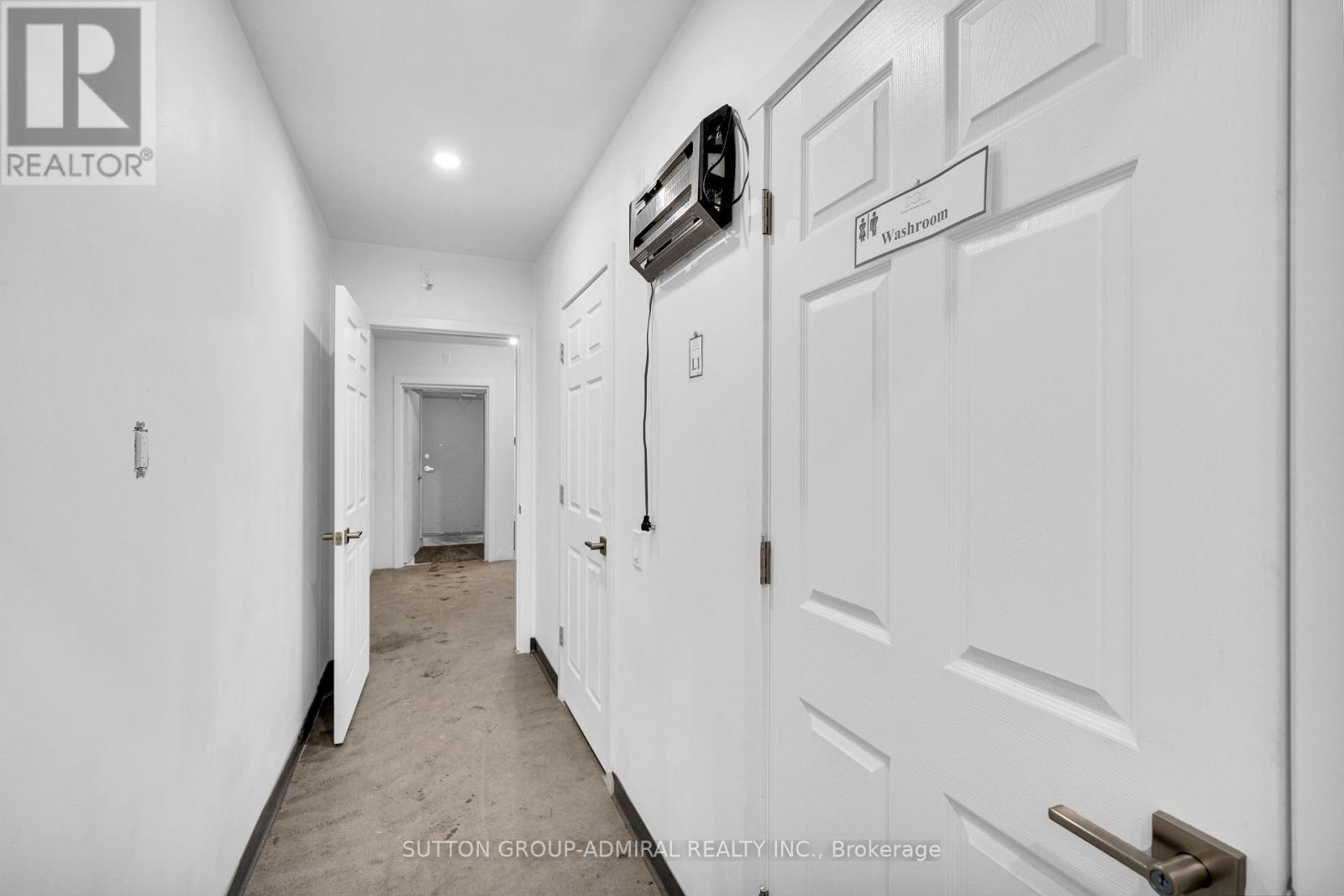 3 - 70 Vanley Crescent, Toronto, Ontario  M3J 2B8 - Photo 6 - W12692440