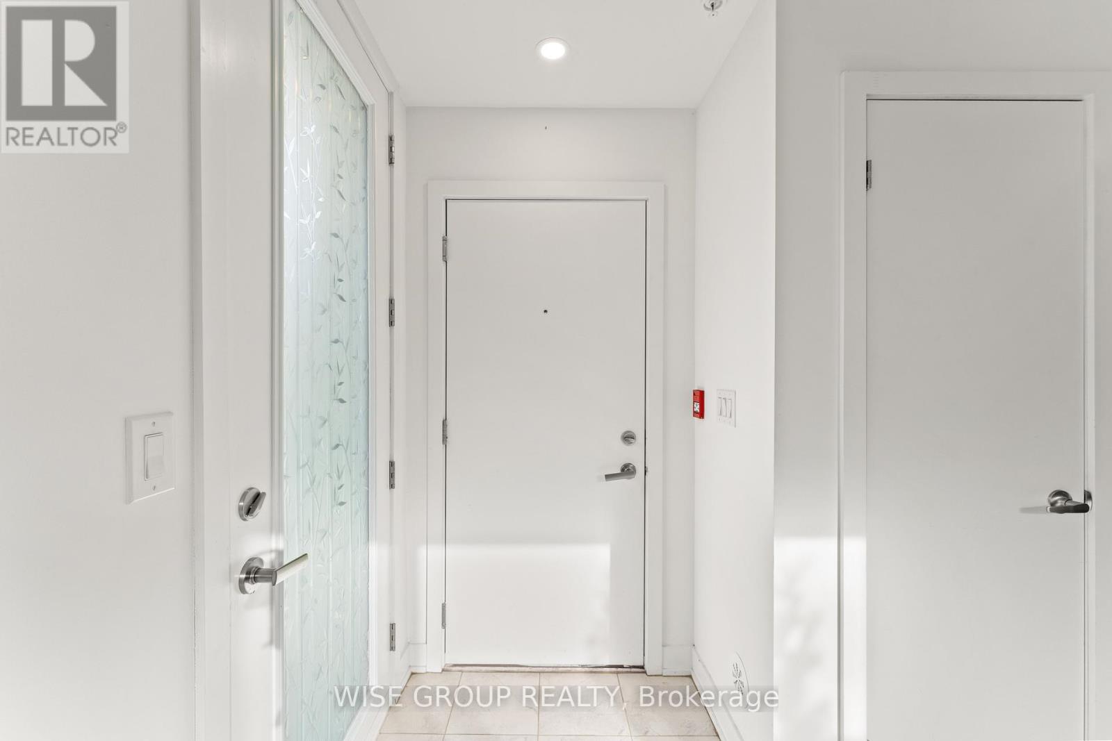 15 - 3476 Widdicombe Way, Mississauga, Ontario  L5L 0B8 - Photo 3 - W12692452