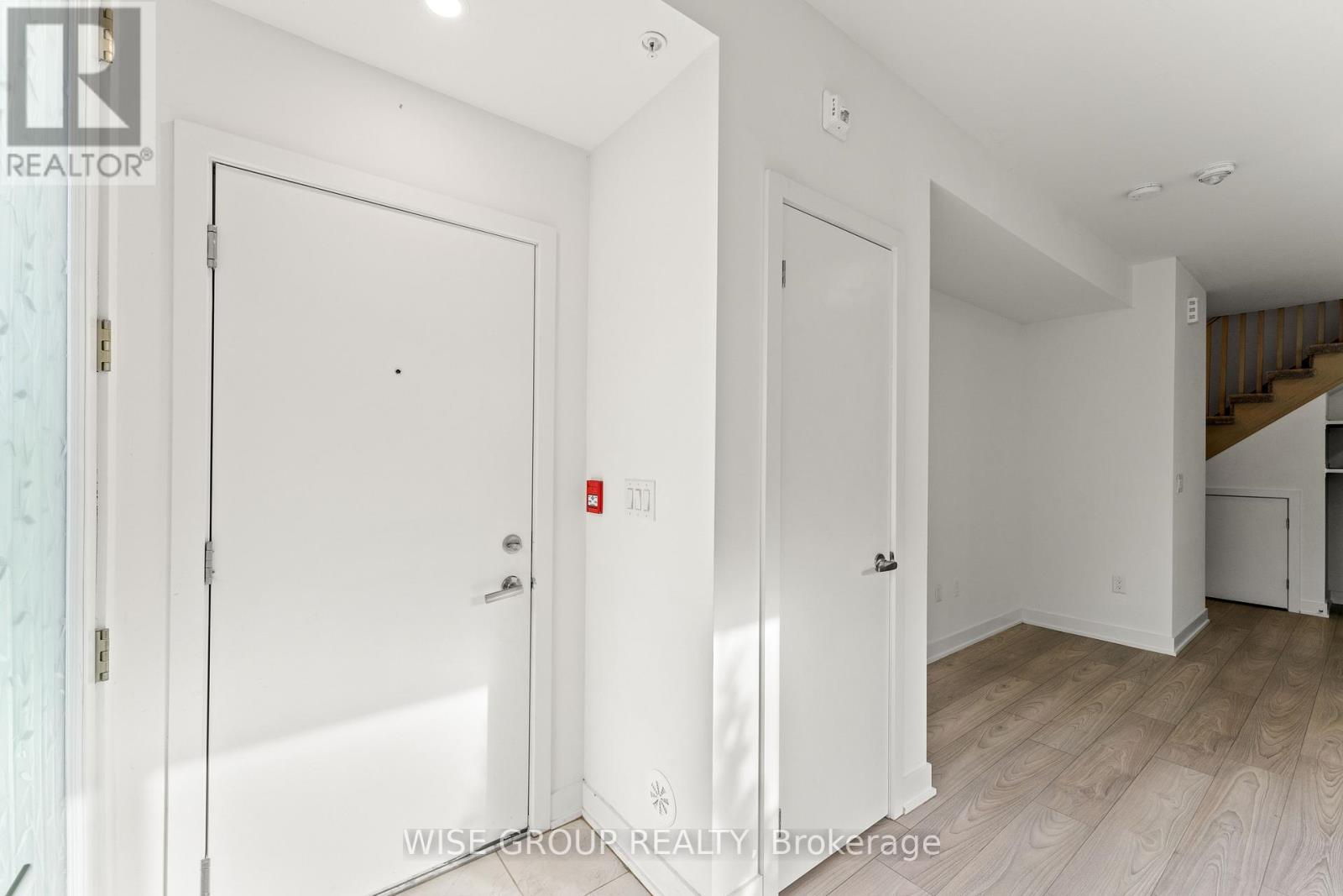 15 - 3476 Widdicombe Way, Mississauga, Ontario  L5L 0B8 - Photo 4 - W12692452