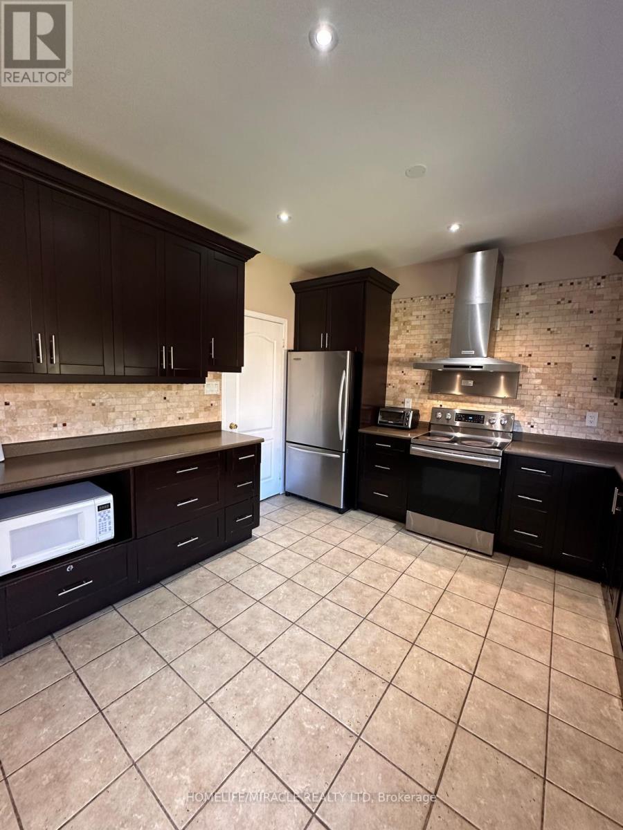 20 Latania Boulevard, Brampton, Ontario  L6P 1S9 - Photo 7 - W12692456